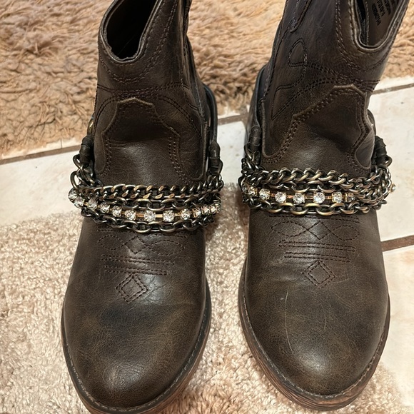 CANDIES rhinestone, cowboy boots booties chains gems ankle 6.5 - Picture 13 of 15